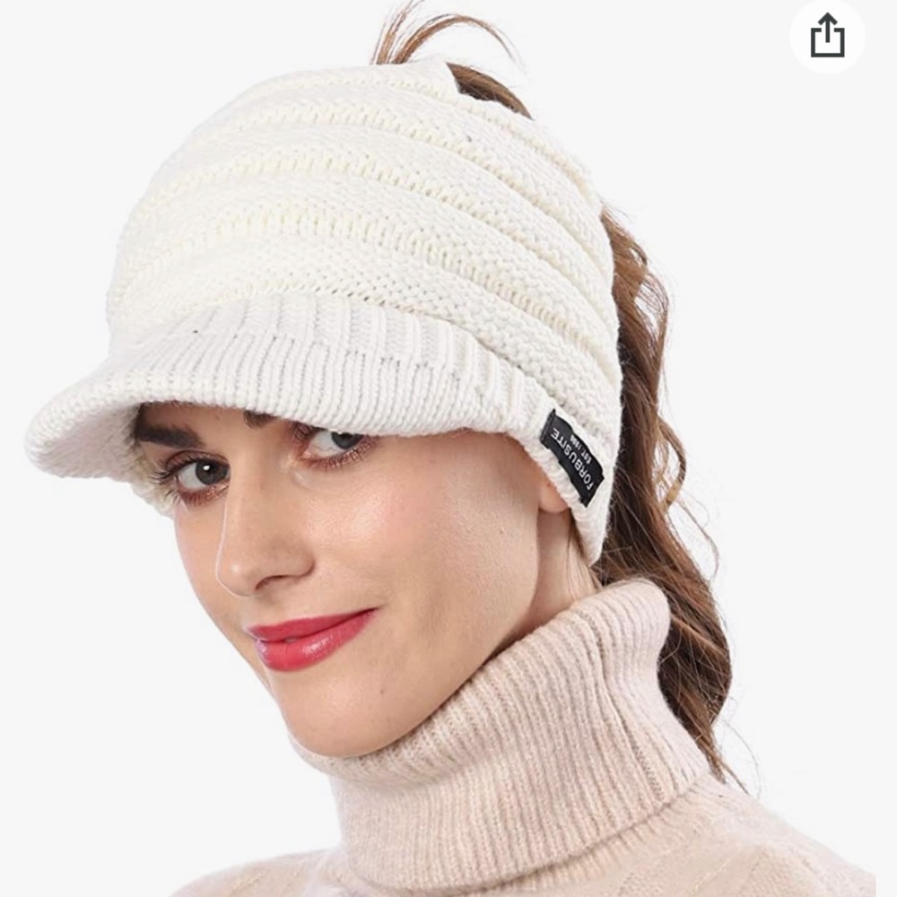 White ponytail Beanie Sz OS Black Lined NWT
